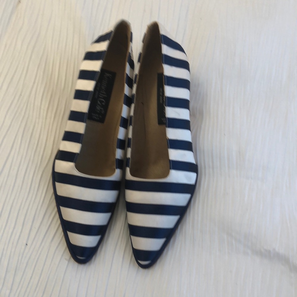 KENNETH COLE HEELS - Picture 2 of 6